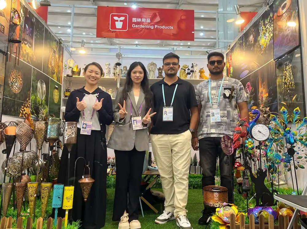 137th canton fair photos with clients 1