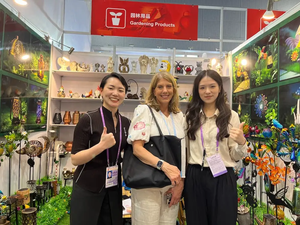 137th canton fair photos with clients 3