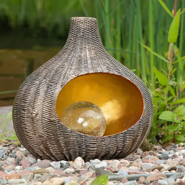 sm24776 solar rattan vase statue light