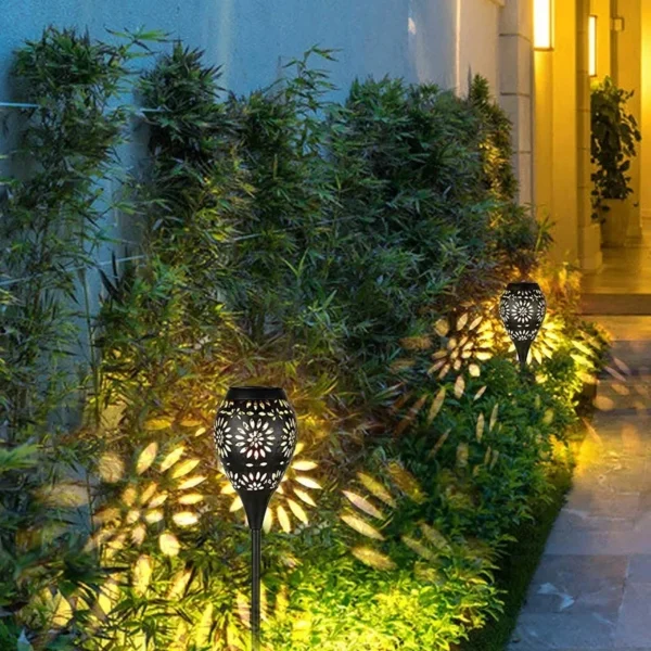 SM221069 Hollow-out Metal Iron Solar Stake Lantern Light_3