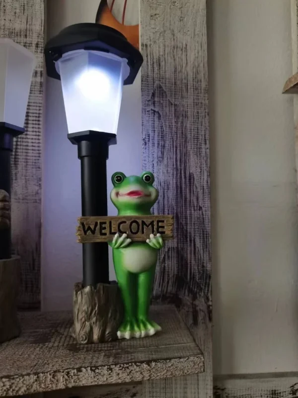 SM221182 Solar Frog Resin Statue with Welcome Sign Freestanding Light Animal_3
