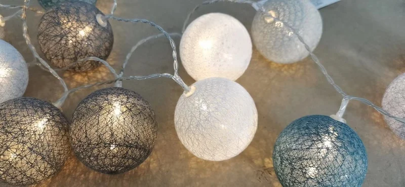 SM221218 ABS Plastic 10 LED Cotton Ball Solar Globe String Lights_2