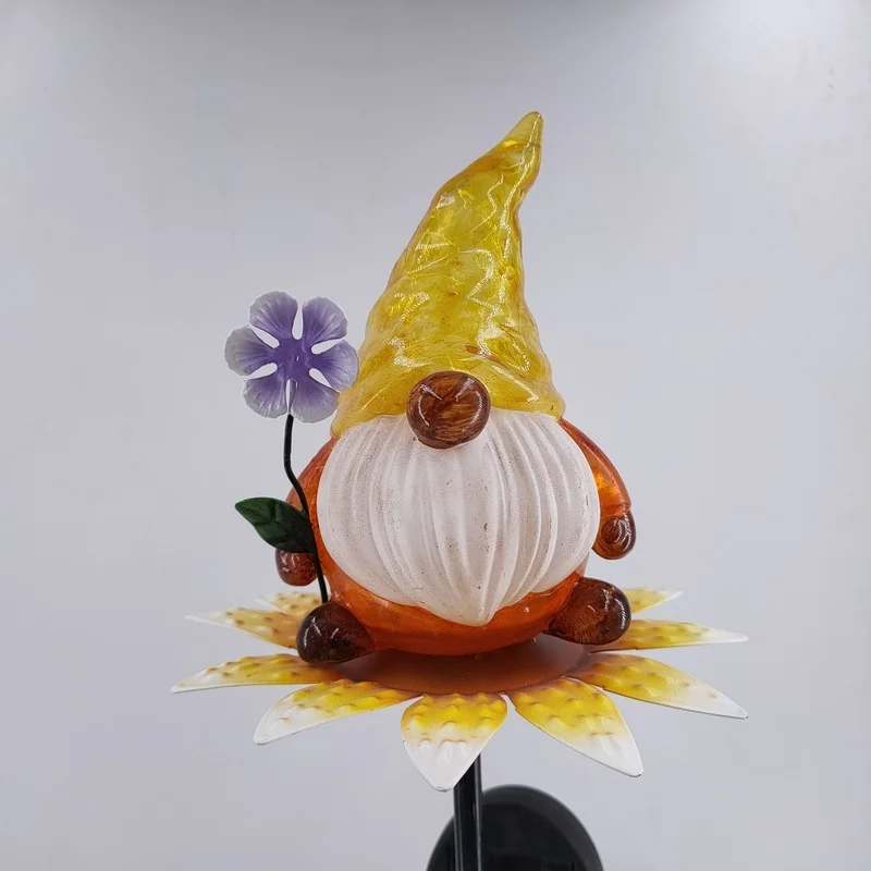 SM221366 Resin Gnome Statue with Solar LED Freestanding Light_12