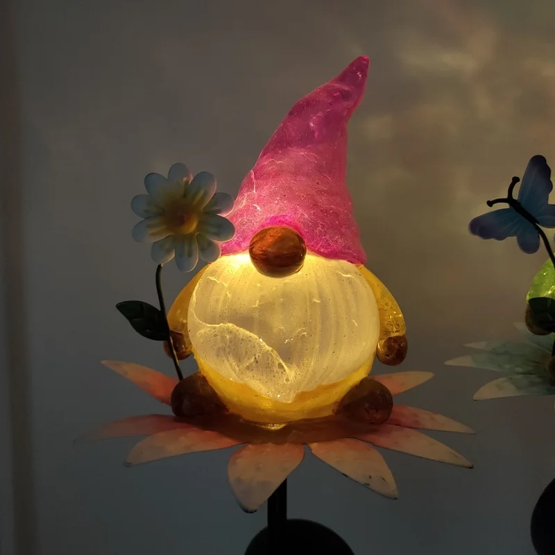 SM221366 Resin Gnome Statue with Solar LED Freestanding Light_2