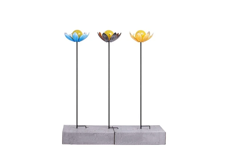 SM221419 Solar Stake Light with Metal Iron and Glass Lotus Flower