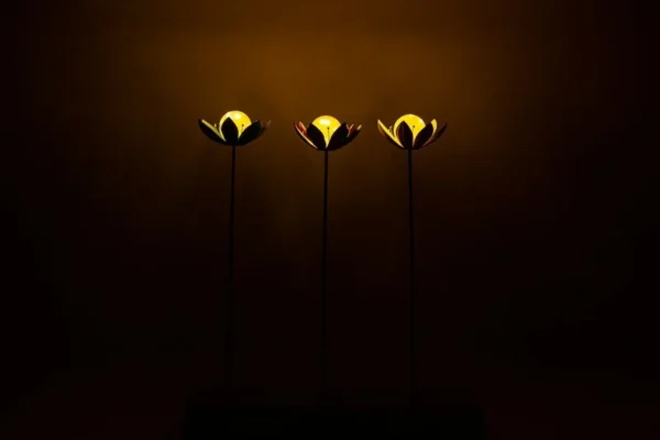 SM221419 Solar Stake Light with Metal Iron and Glass Lotus Flower_2
