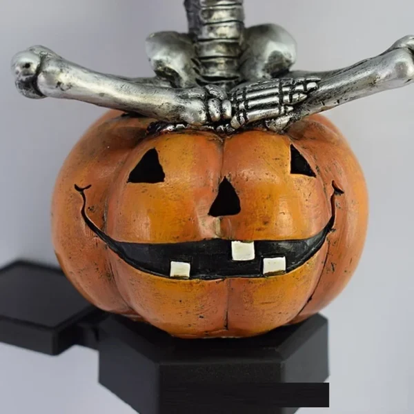 SM221475 Solar Skeleton & Pumpkin Stake Light Resin Statue_3