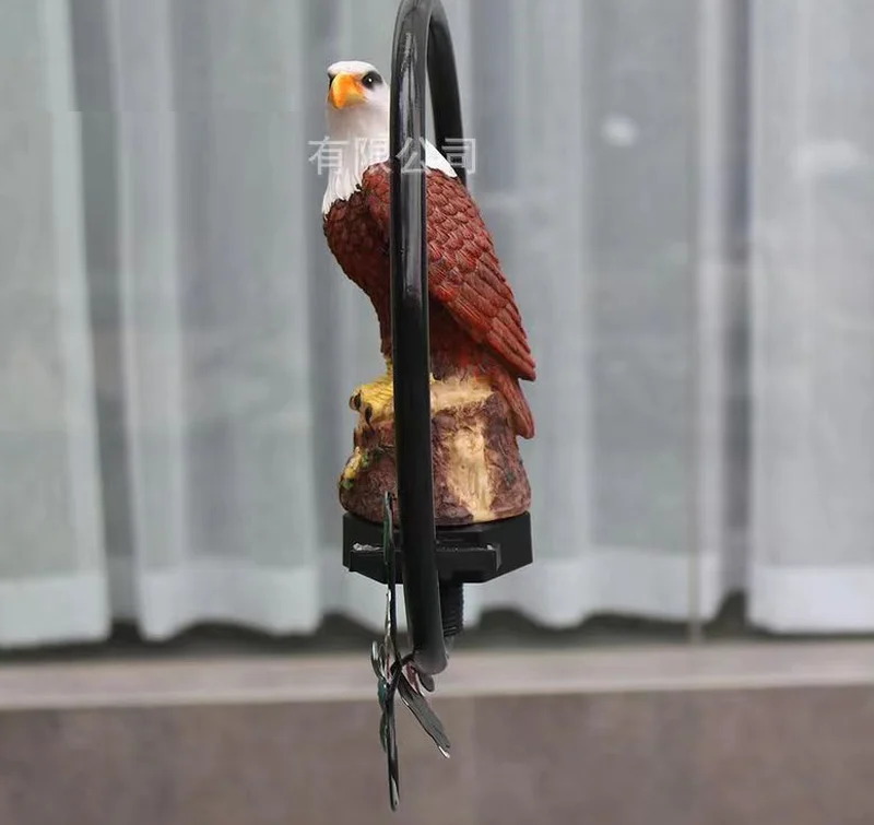 SM22547 Solar Powered Resin Eagle Bird Statue Freestanding Night Light_3