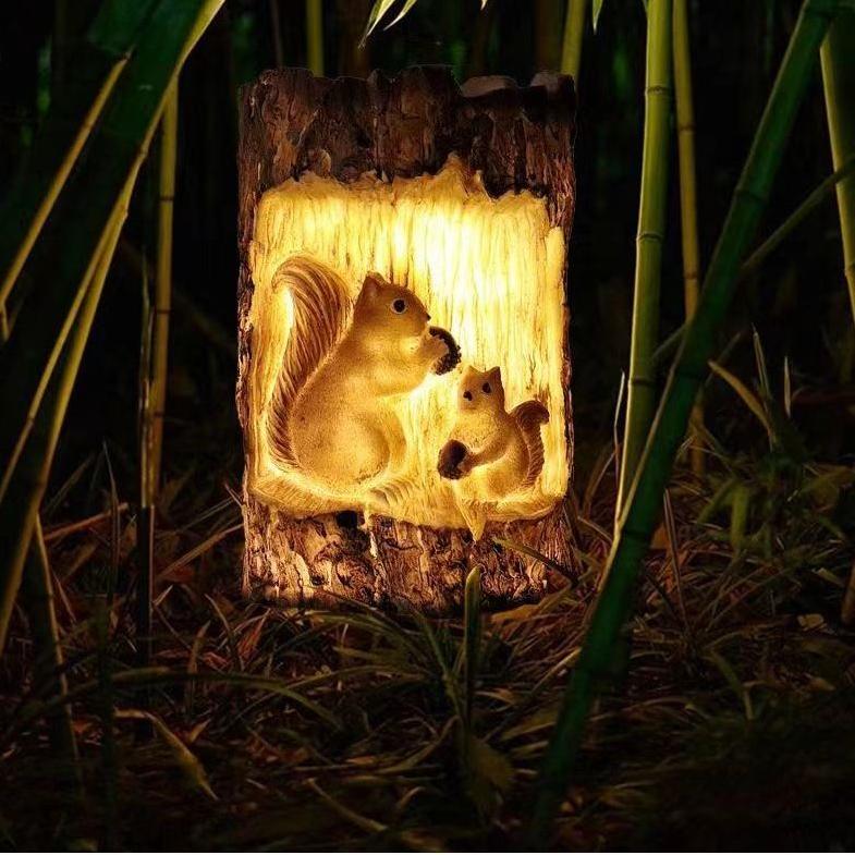 sm22705 resin squirrel freestanding solar garden light