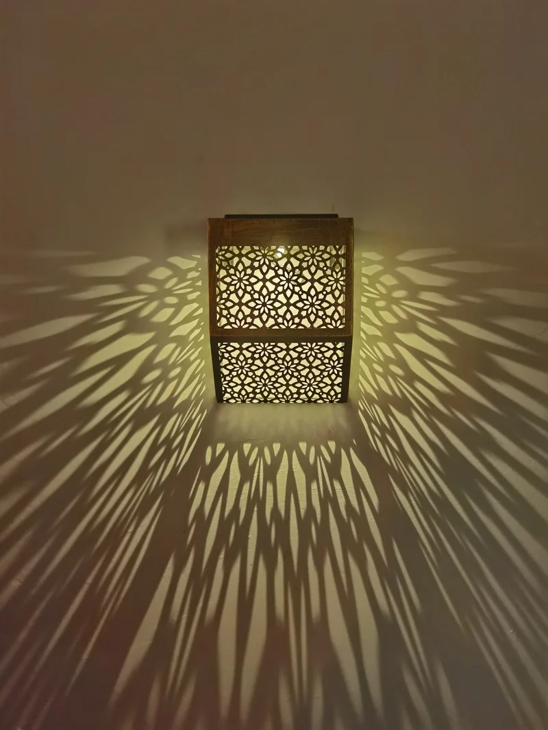 SM231051 Metal Iron Flower Pattern Solar Hollow Projection Tabletop Lamp