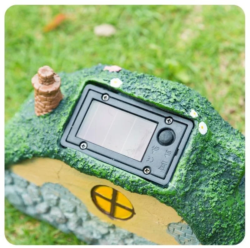 SM24018 Solar Resin Fairy House Freestanding Light Statue_2
