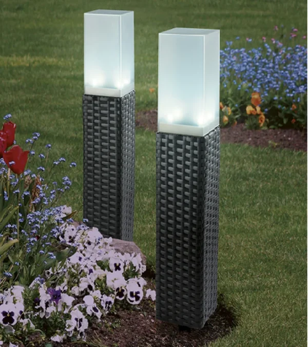 SM241096 Rattan Effect Plastic PP Solar Stake Light with 4 LEDs