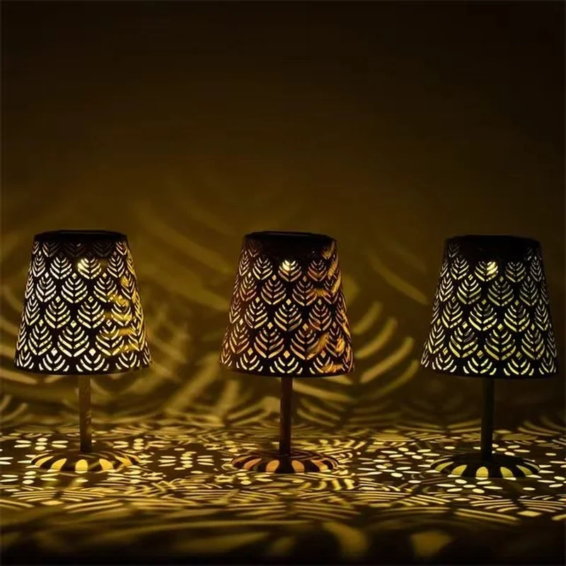 SM24349 Solar Table Lamp with Plastic PP Shade and Punched Metal Iron Base
