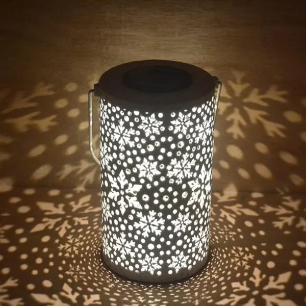 SM24673 Metal-iron White Snowflake Hollow-out Solar Hanging Lantern with Automatic Sensor_7_20251010_142404