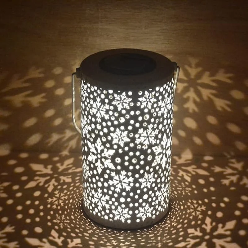 SM24673 Metal-iron White Snowflake Hollow-out Solar Hanging Lantern with Automatic Sensor_7_20251010_142404