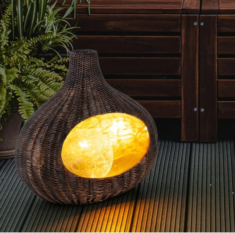 SM24763 Solar Lamp Resin Statue for Outdoor Vase and Tabletop Lighting_5