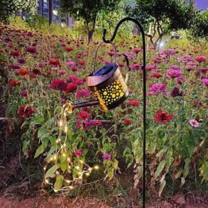 sm25296 metal iron watering can solar stake light