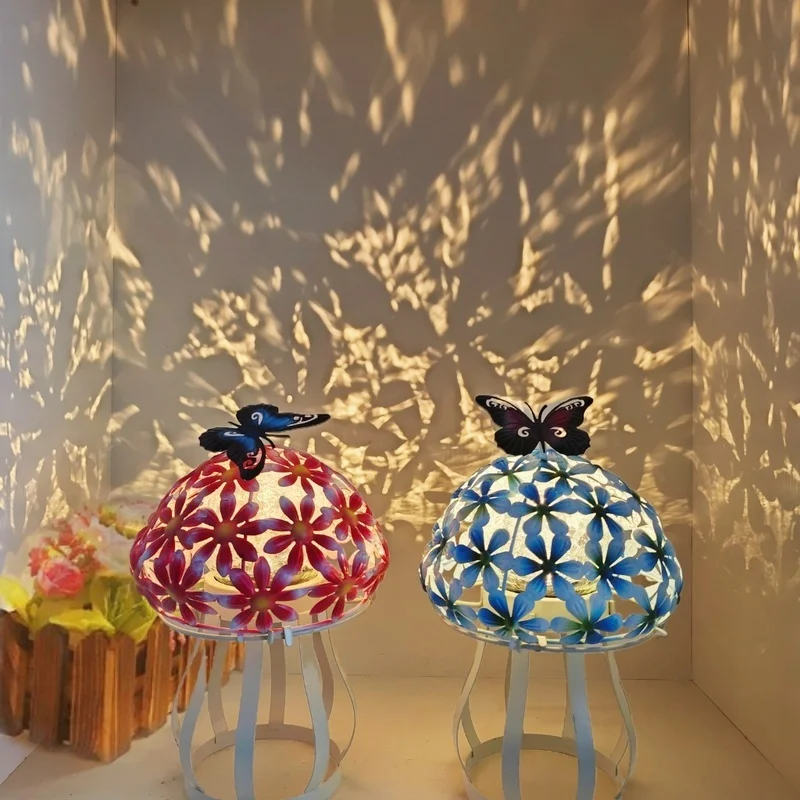 SM25345 Glass and Metal Iron Solar Mushroom Tabletop Light Decor_3