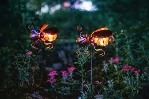 05 glowyard iron stake solar lights
