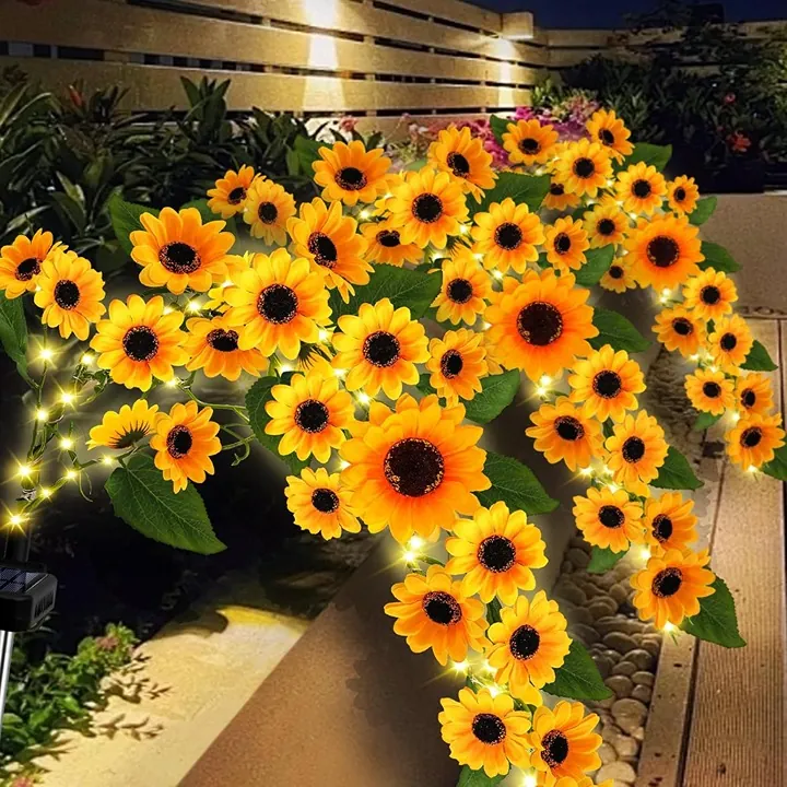 07 B2B Sunflower Solar Lights