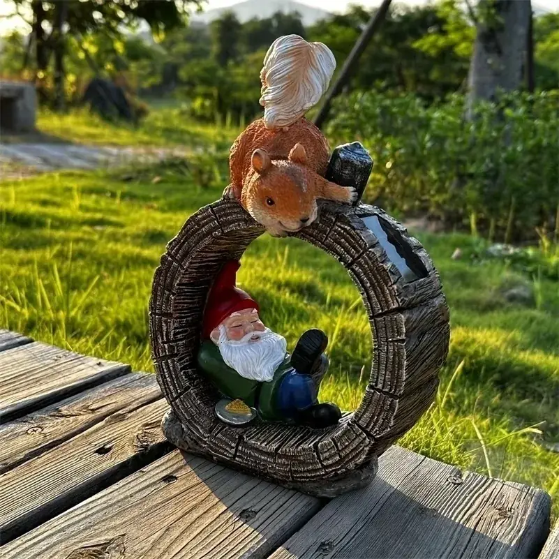 09 Squirrel Garden Lights Wholesale