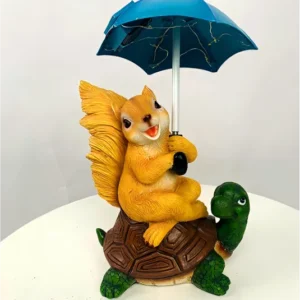 sm251278 polyresin solar powered squirrel holding umbrella light (1)