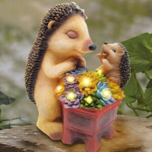 sm25655 two hedgehogs solar resin statue